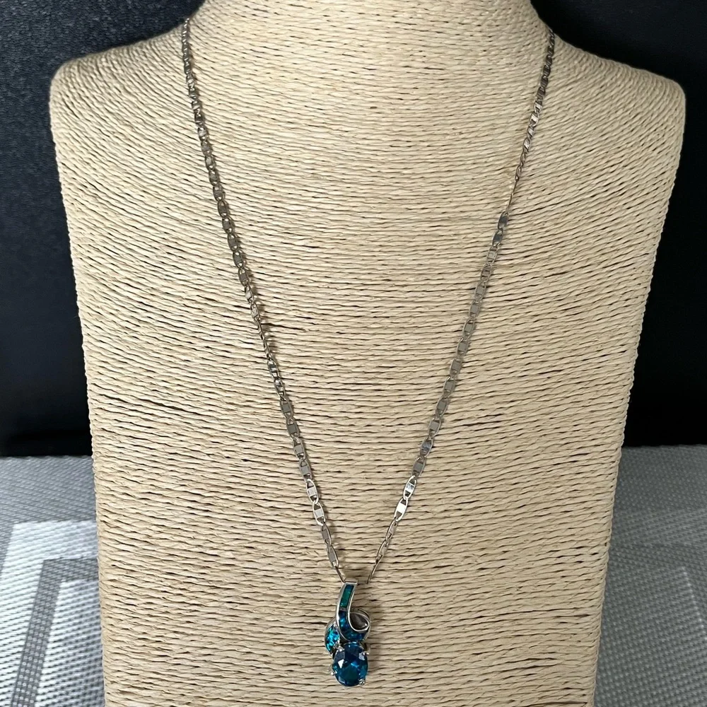 LOVED AUTHENTIC LONDON BLUE TOPAZ STONE/BLUE FIRE OPAL STERLING SILVER NECKLACE